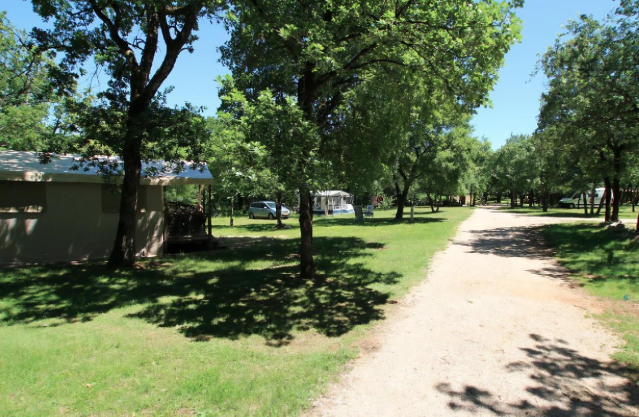 Lodges Du Bois Dodo - Ancien Camping De Bois Redon Septfonds Exterior photo
